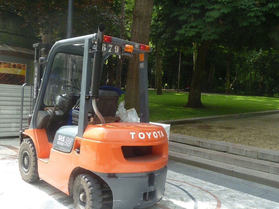 Toyota 8FG25 Forklift 2
